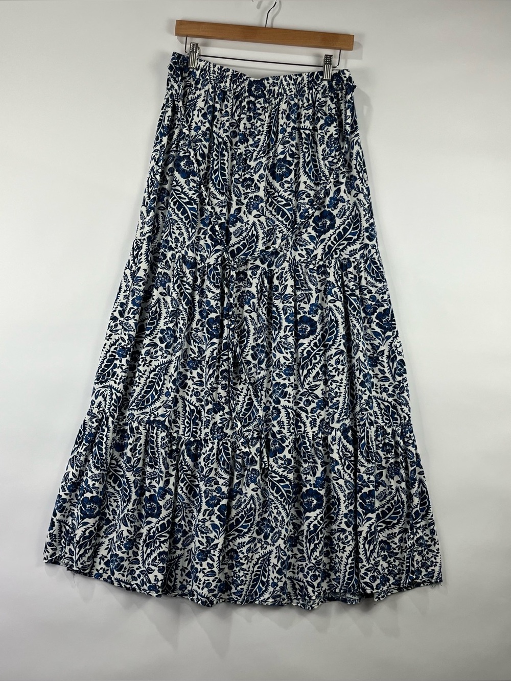 mi ami for francesca’s Boho Paisley Floral Tiered Maxi Skirt L